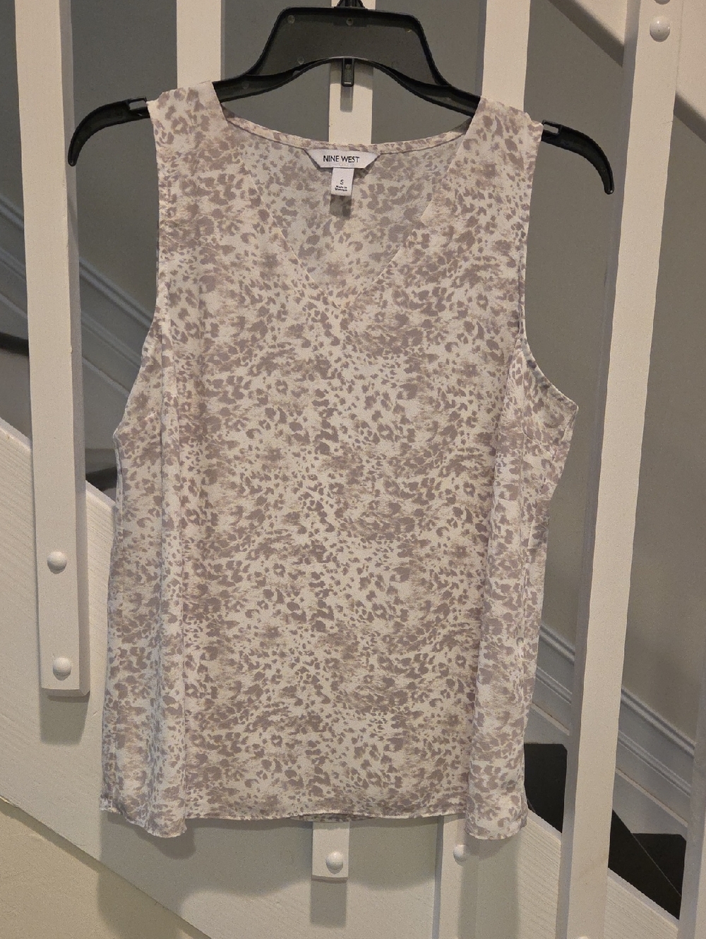Nine West Sleeveless Printed Camisole - Gray and White